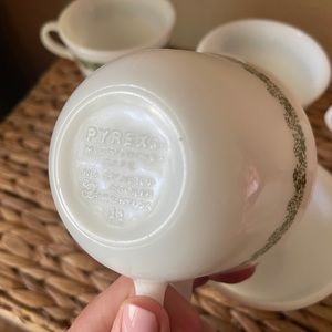 7 spring blossom Pyrex round handle cups